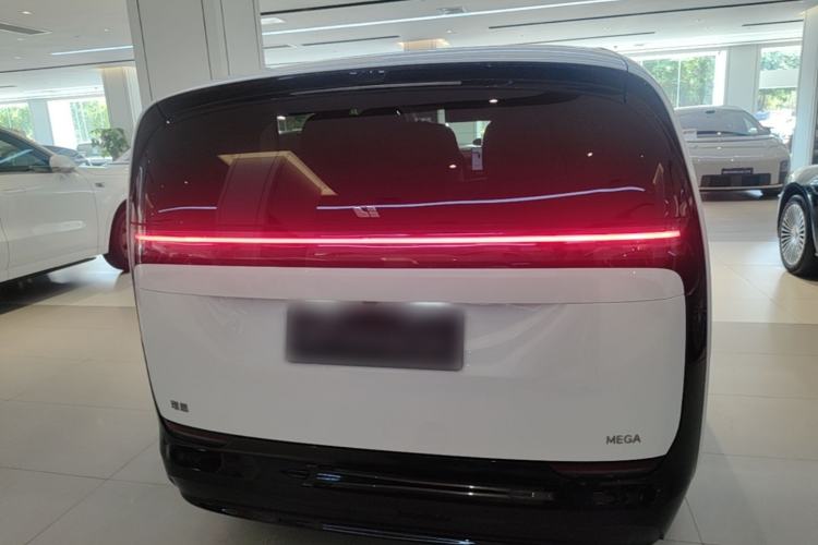 Used Li Auto MEGA 2025 Ultra Smart Refreshed Edition Rear