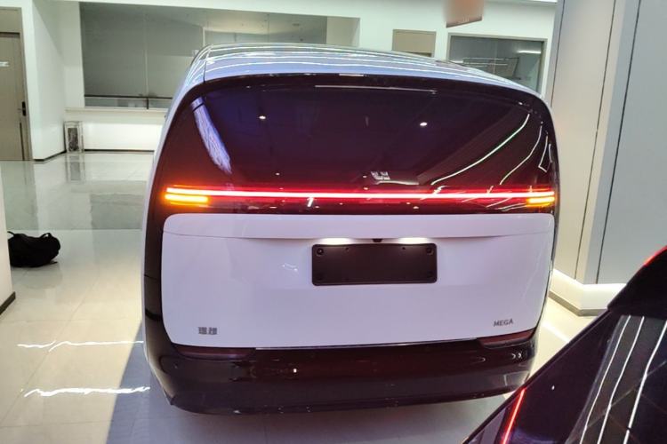 Used Li Auto MEGA 2025 Home Family Special Edition Rear