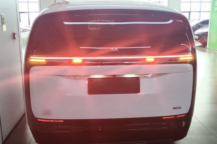 Used Li Auto MEGA 2025 Home Family Special Edition Rear