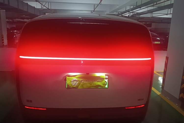 Used Li Auto MEGA 2025 Home Family Special Edition Rear