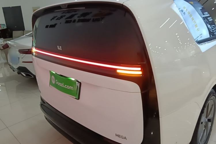 Used Li Auto MEGA 2025 Home Family Special Edition Rear