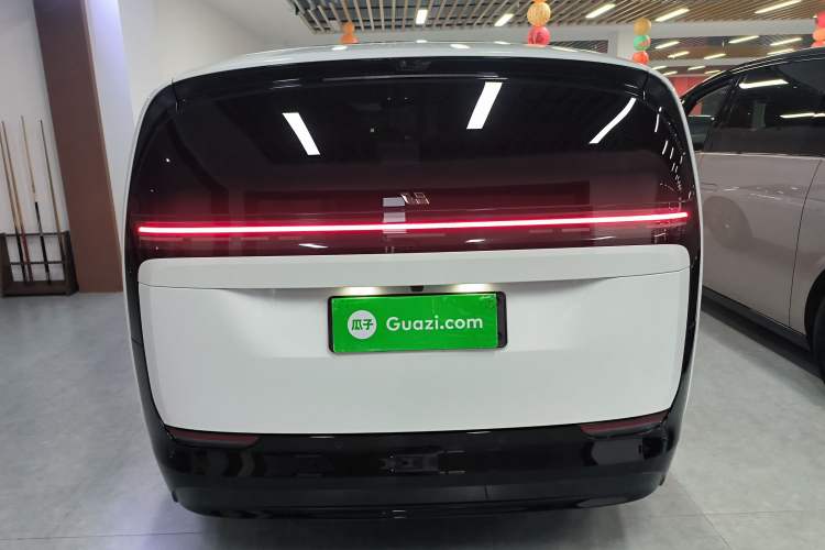 Used Li Auto MEGA 2025 Home Family Special Edition Rear