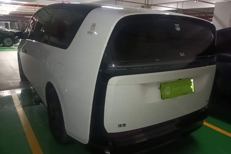 Used Li Auto MEGA 2025 Home Family Special Edition Rear Left 45 Deg