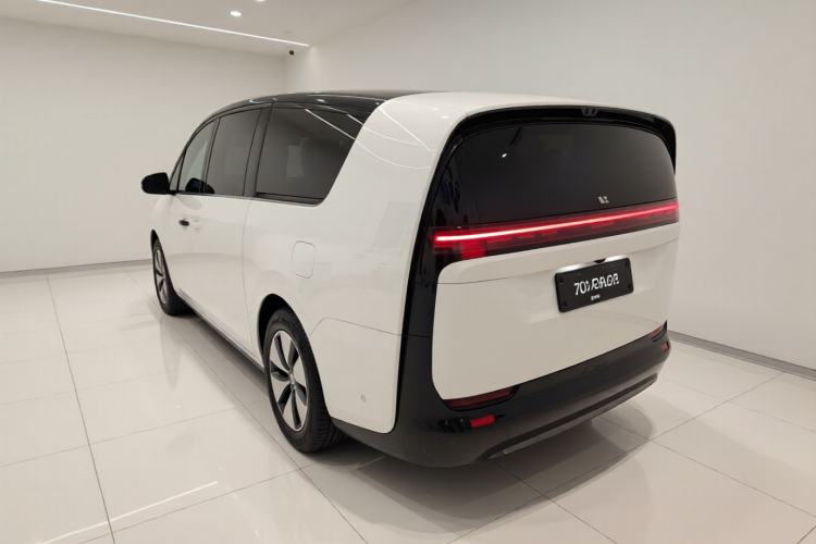 Used Li Auto MEGA 2025 Ultra Smart Refreshed Edition Rear Left 45 Deg