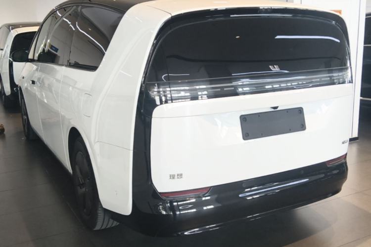 Used Li Auto MEGA 2025 Ultra Smart Refreshed Edition Rear Left 45 Deg