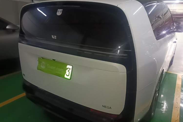 Used Li Auto MEGA 2025 Home Family Special Edition Rear Right 45 Deg
