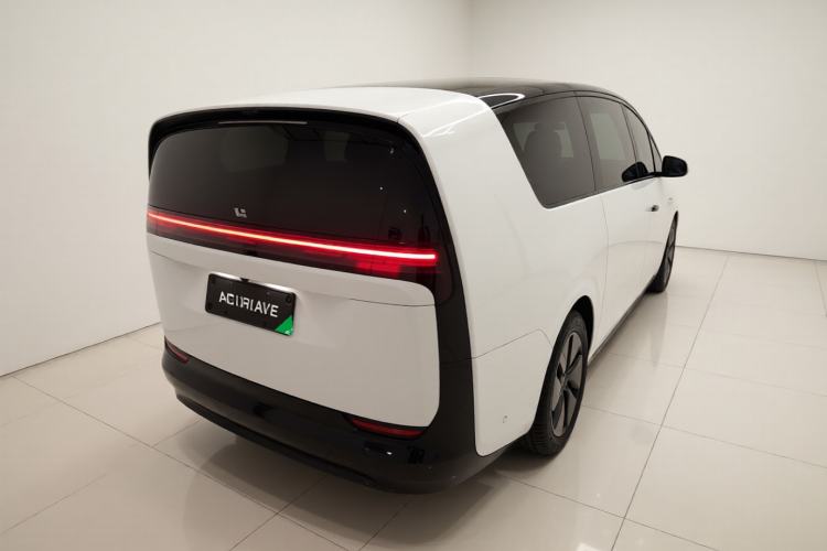 Used Li Auto MEGA 2025 Ultra Smart Refreshed Edition Rear Right 45 Deg