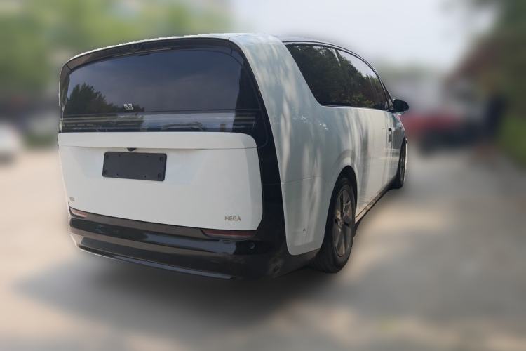 Used Li Auto MEGA 2025 Home Family Special Edition Rear Right 45 Deg