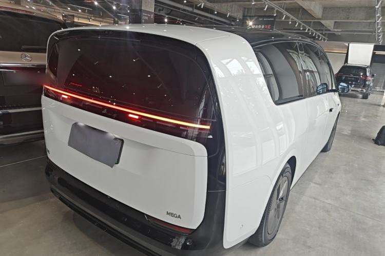 Used Li Auto MEGA 2025 Home Family Special Edition Rear Right 45 Deg
