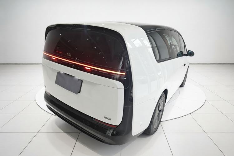 Used Li Auto MEGA 2025 Home Family Special Edition Rear Right 45 Deg