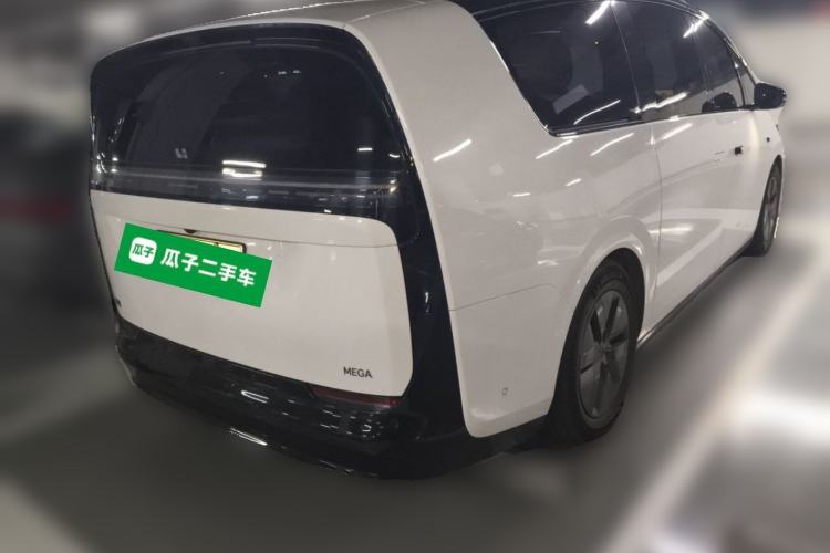 Used Li Auto MEGA 2025 Home Family Special Edition Rear Right 45 Deg