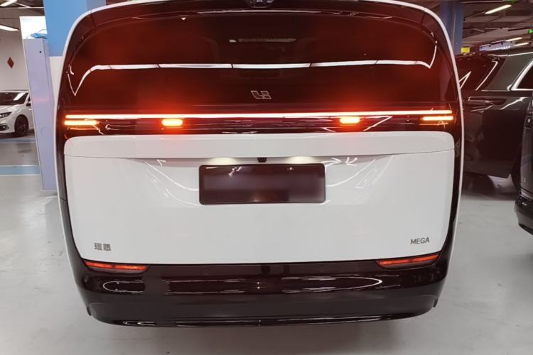 Used Li Auto MEGA 2025 Home Family Special Edition Rear