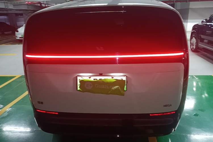 Used Li Auto MEGA 2025 Home Family Special Edition Rear