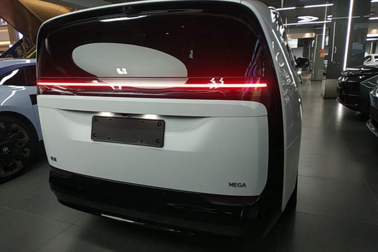 Used Li Auto MEGA 2025 Home Family Special Edition Rear