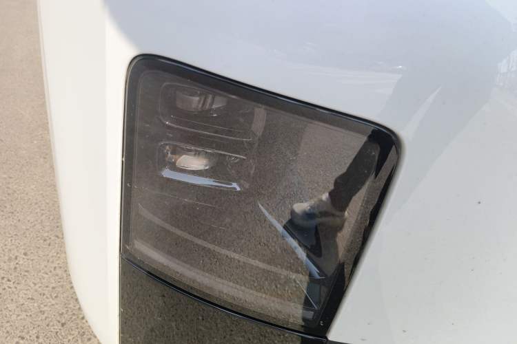 Used Li Auto MEGA 2025 Home Family Special Edition Right Front Headlight