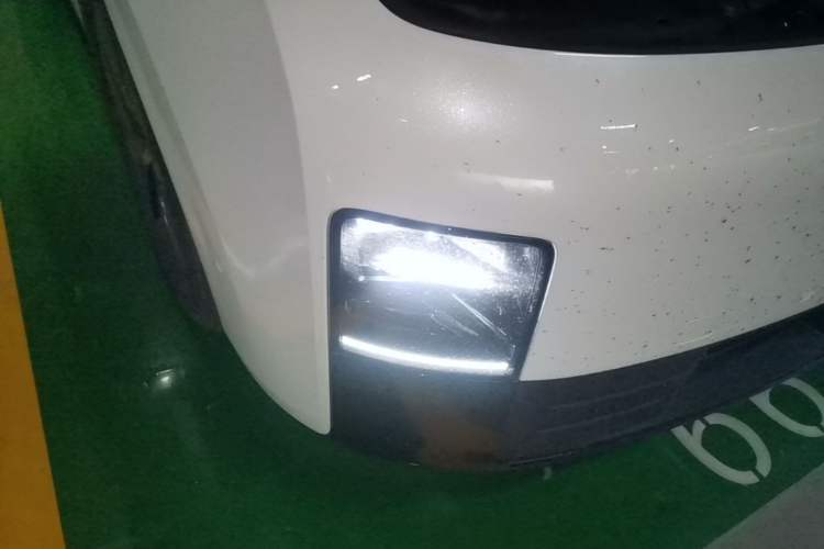 Used Li Auto MEGA 2025 Home Family Special Edition Right Front Headlight