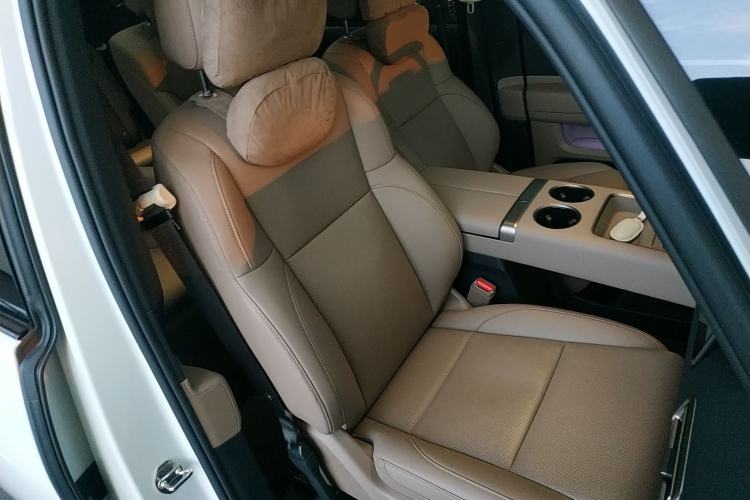 Used Li Auto MEGA 2025 Home Family Special Edition Right Front Seat