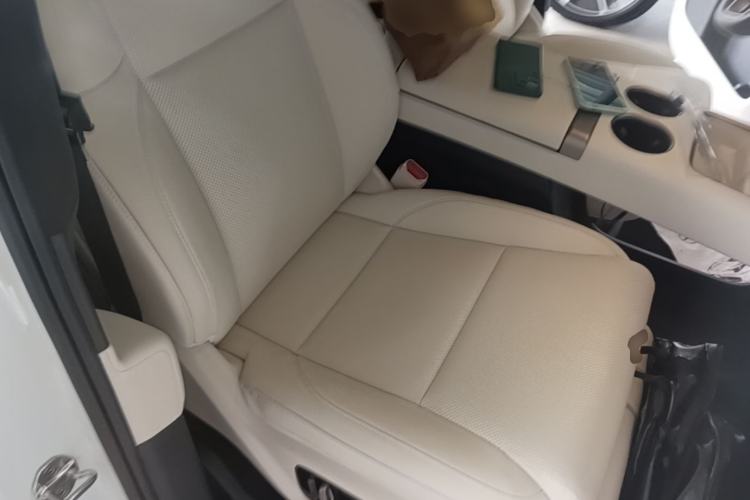 Used Li Auto MEGA 2025 Ultra Smart Refreshed Edition Right Front Seat