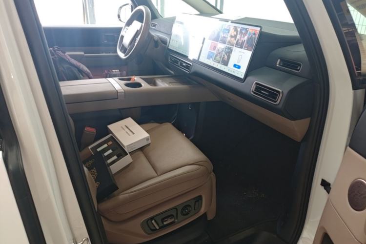 Used Li Auto MEGA 2025 Home Family Special Edition Right Front Seat