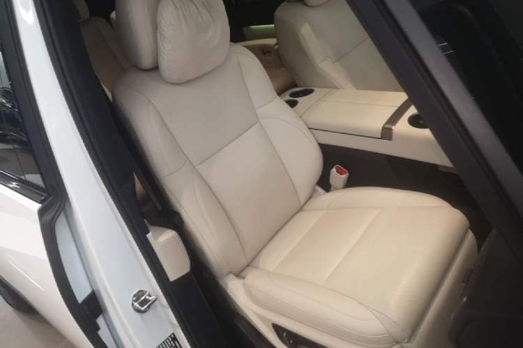 Used Li Auto MEGA 2025 Home Family Special Edition Right Front Seat