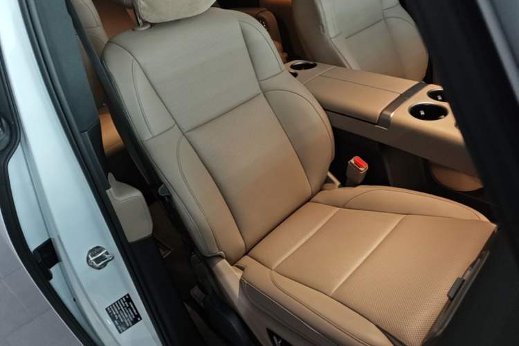 Used Li Auto MEGA 2025 Ultra Smart Refreshed Edition Right Front Seat