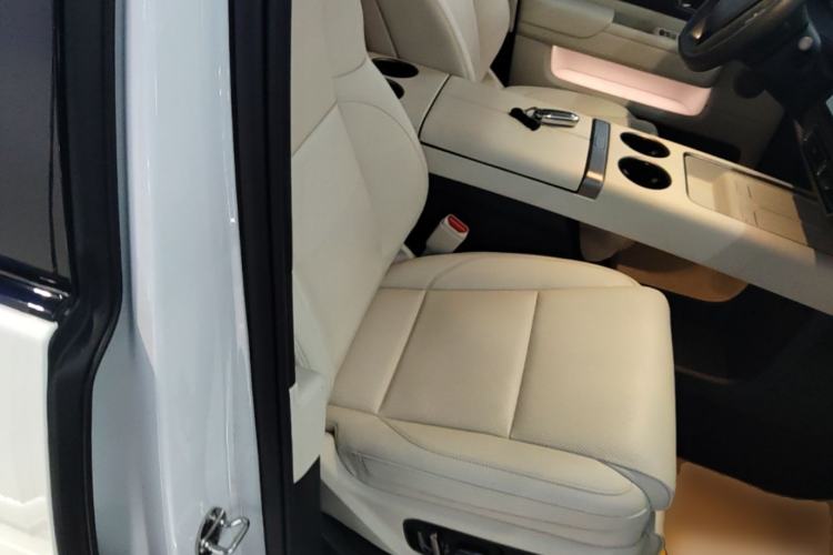 Used Li Auto MEGA 2025 Home Family Special Edition Right Front Seat