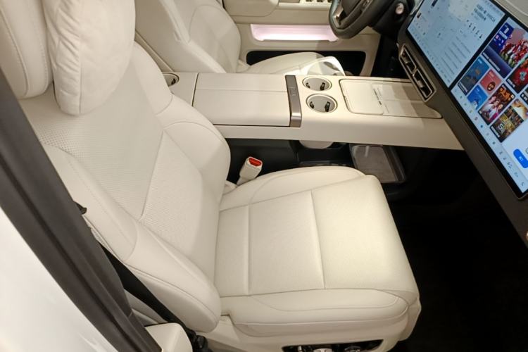 Used Li Auto MEGA 2025 Home Family Special Edition Right Front Seat