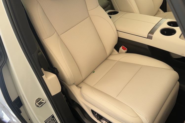 Used Li Auto MEGA 2025 Home Family Special Edition Right Front Seat