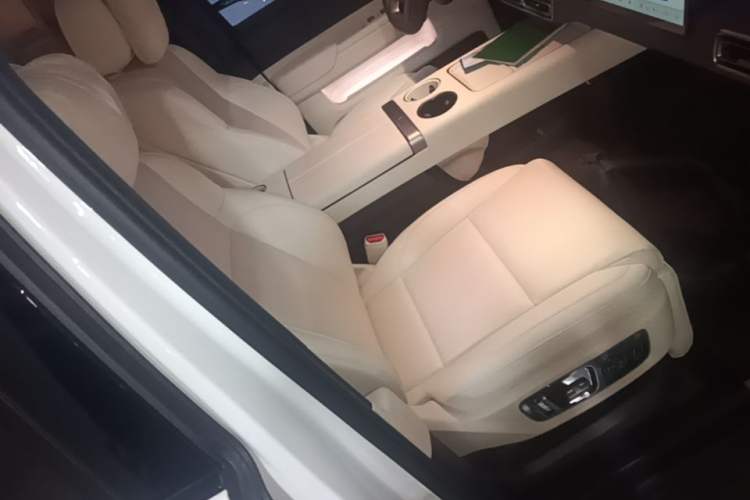 Used Li Auto MEGA 2025 Home Family Special Edition Right Front Seat