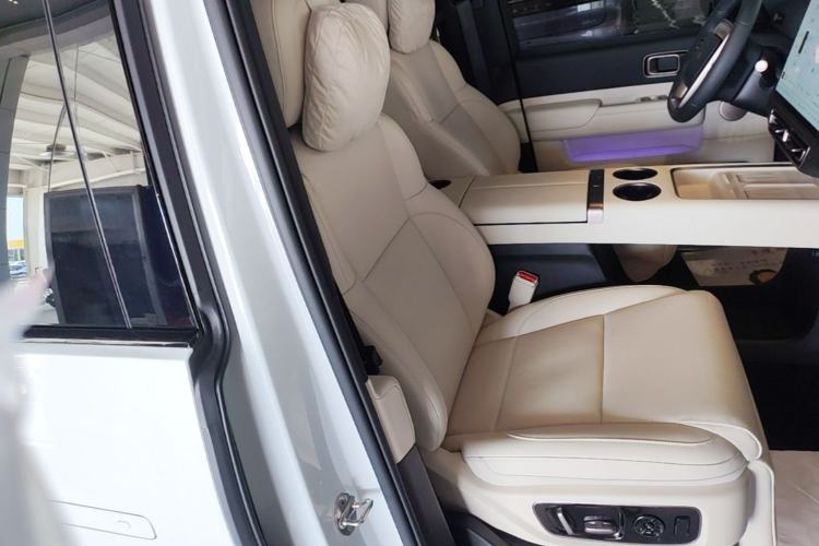 Used Li Auto MEGA 2025 Home Family Special Edition Right Front Seat