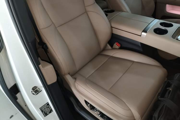 Used Li Auto MEGA 2025 Home Family Special Edition Right Front Seat