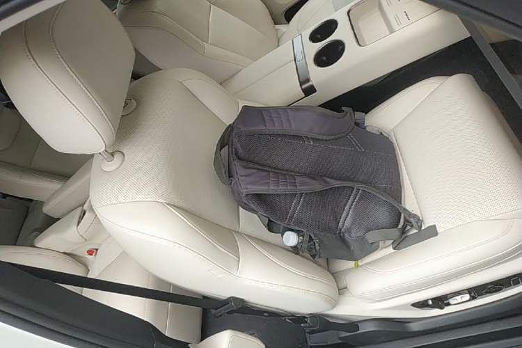 Used Li Auto MEGA 2025 Ultra Smart Refreshed Edition Right Front Seat