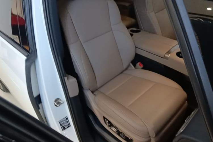 Used Li Auto MEGA 2025 Home Family Special Edition Right Front Seat