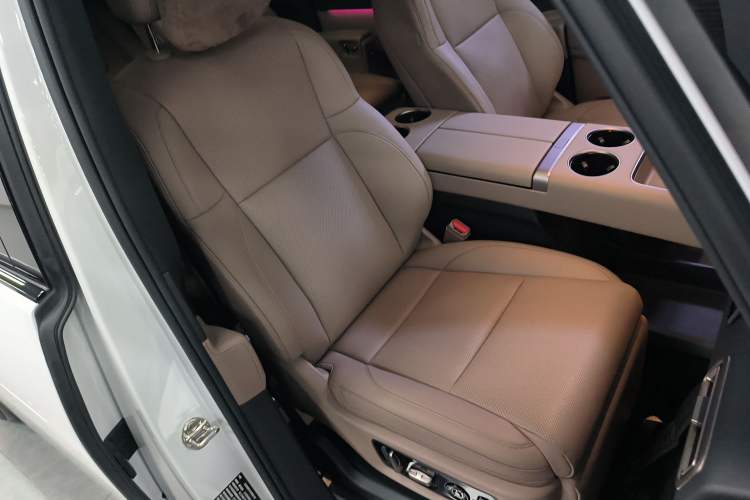 Used Li Auto MEGA 2025 Home Family Special Edition Right Front Seat