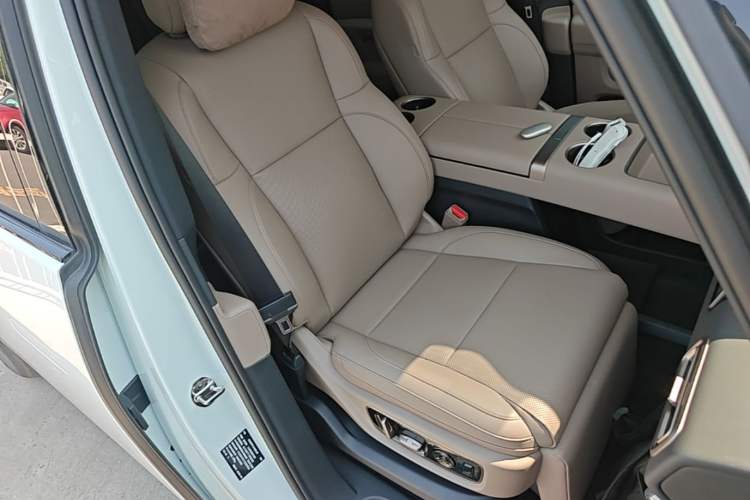 Used Li Auto MEGA 2025 Home Family Special Edition Right Front Seat