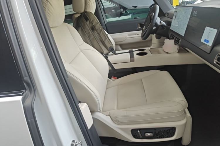 Used Li Auto MEGA 2025 Home Family Special Edition Right Front Seat