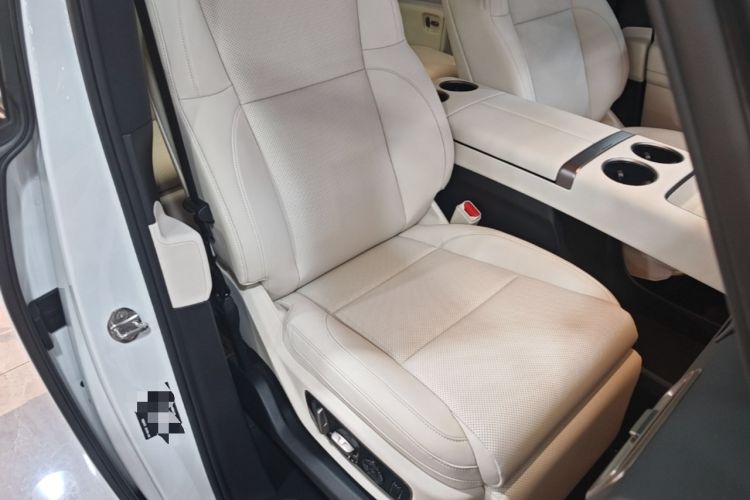 Used Li Auto MEGA 2025 Home Family Special Edition Right Front Seat