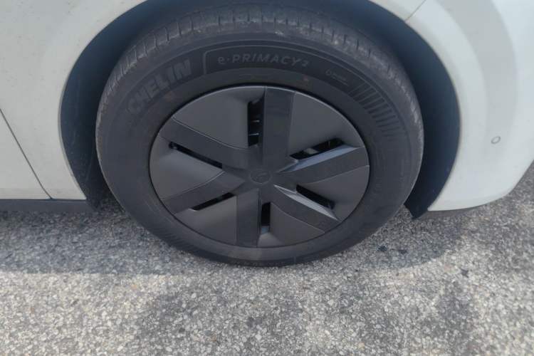 Used Li Auto MEGA 2025 Home Family Special Edition Right Front Wheel Hub