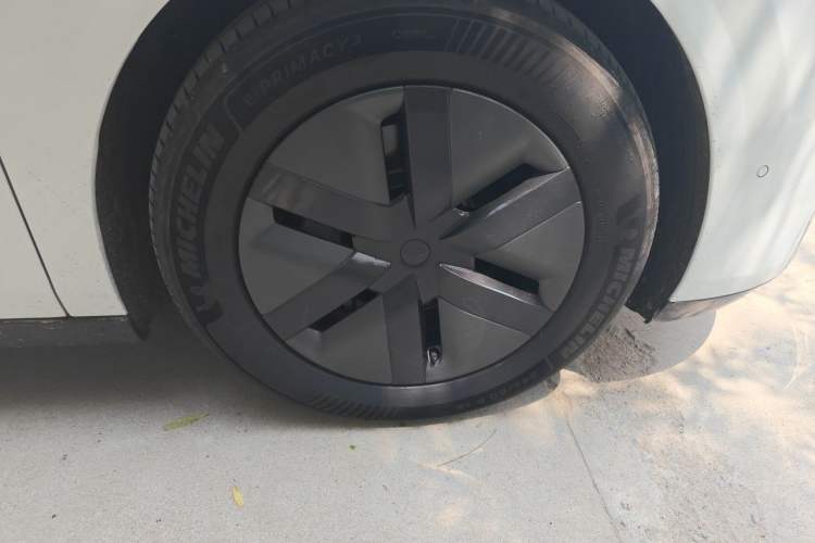 Used Li Auto MEGA 2025 Home Family Special Edition Right Front Wheel Hub