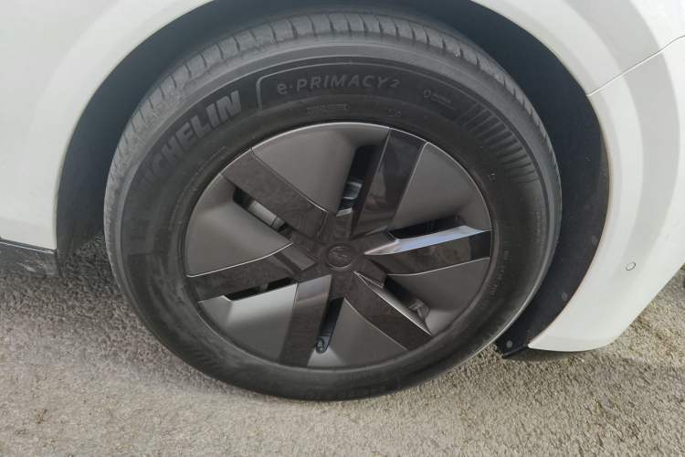 Used Li Auto MEGA 2025 Home Family Special Edition Right Front Wheel Hub