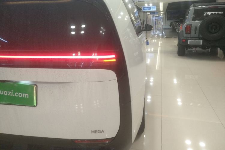 Used Li Auto MEGA 2025 Home Family Special Edition Right Rear Taillight