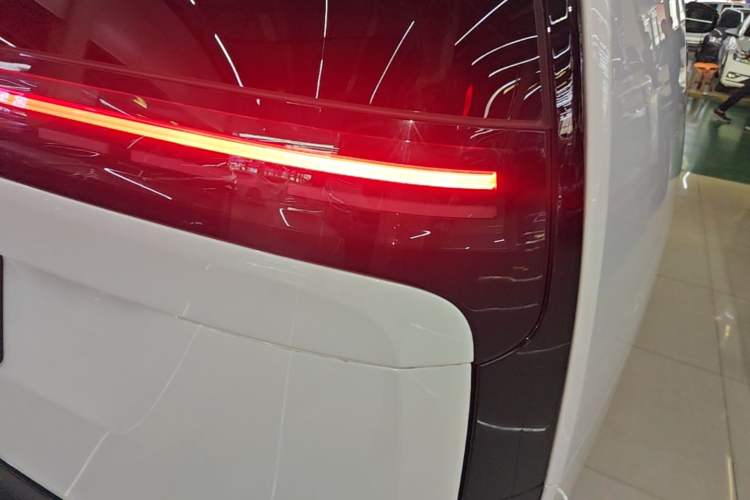 Used Li Auto MEGA 2025 Home Family Special Edition Right Rear Taillight