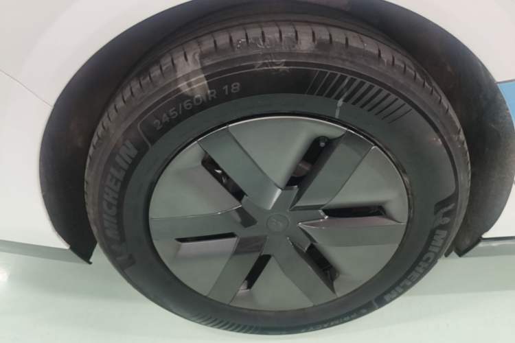 Used Li Auto MEGA 2025 Home Family Special Edition Right Rear Wheel Hub