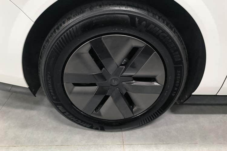 Used Li Auto MEGA 2025 Home Family Special Edition Right Rear Wheel Hub