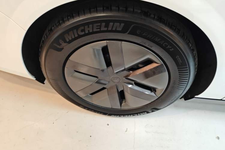 Used Li Auto MEGA 2025 Home Family Special Edition Right Rear Wheel Hub