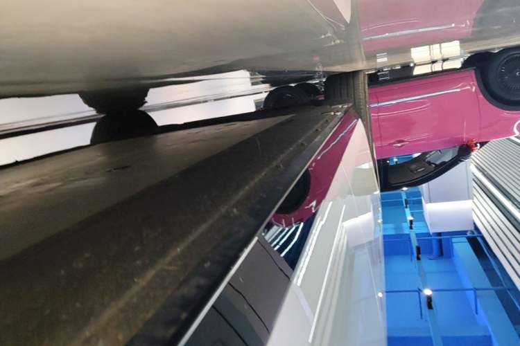 Used Li Auto MEGA 2025 Home Family Special Edition Right Side Sill