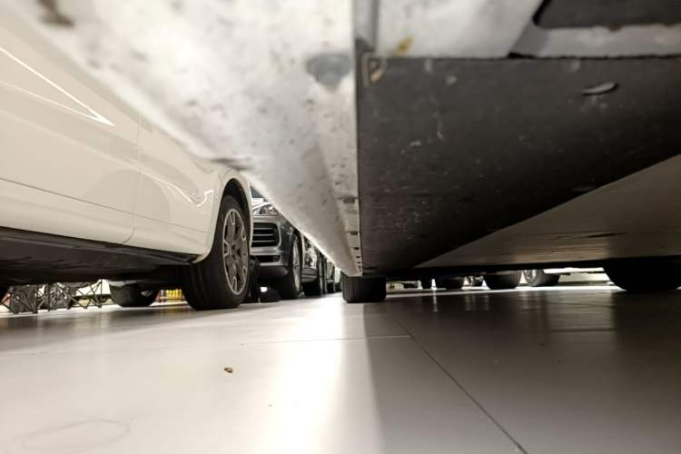 Used Li Auto MEGA 2025 Home Family Special Edition Right Side Sill