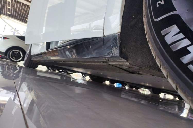 Used Li Auto MEGA 2025 Home Family Special Edition Right Side Sill