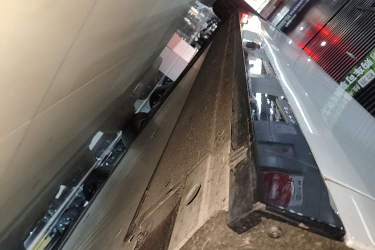 Used Li Auto MEGA 2025 Home Family Special Edition Right Side Sill