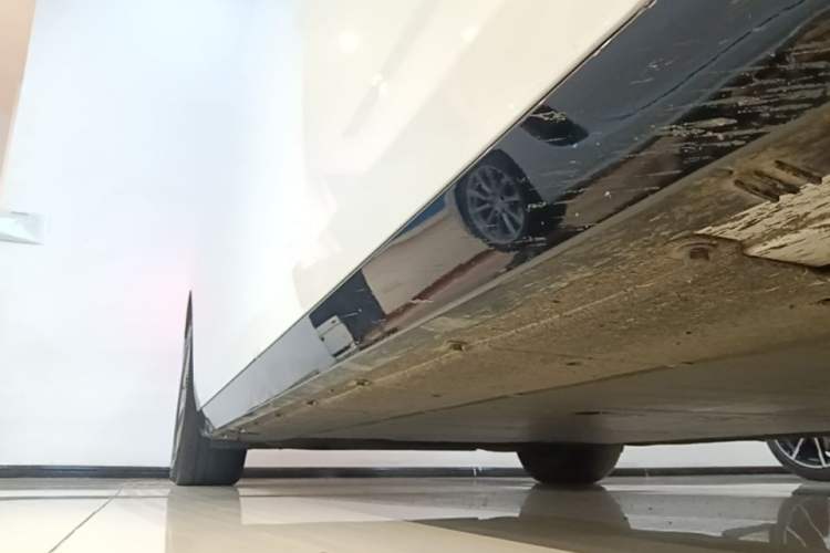 Used Li Auto MEGA 2025 Home Family Special Edition Right Side Sill